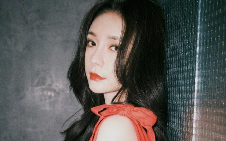 'Tiểu Angelababy' bị chỉ trích vì bán đồ cũ giá 'trên trời'