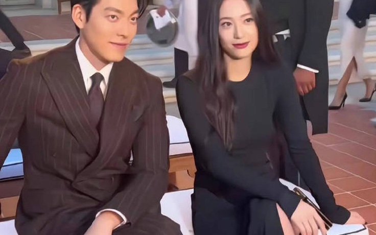 Kim Woo Bin và Krystal cuốn hút tại show thời trang