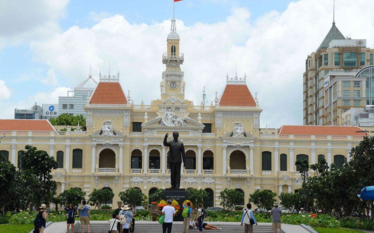 Nhiều đơn vị 'án binh bất động', Chủ tịch UBND TP.HCM phải 'ra lệnh'