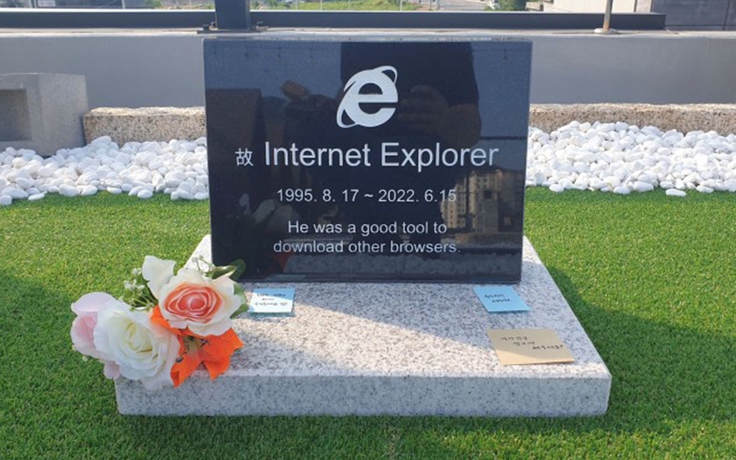 Kỹ sư Hàn Quốc xây bia mộ cho Internet Explorer