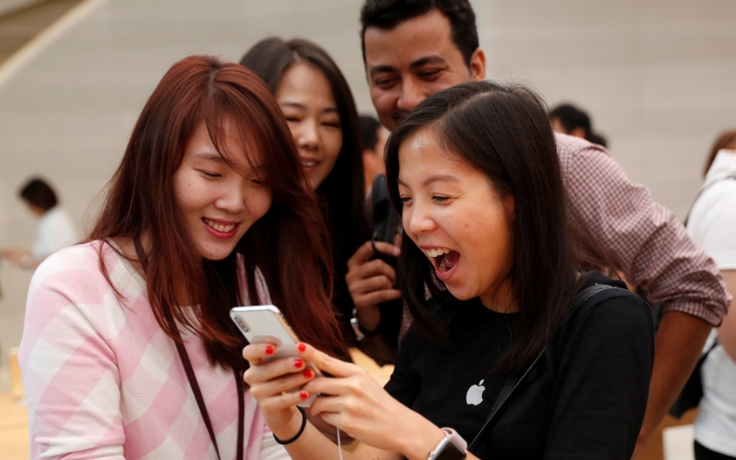 Giới trẻ Mỹ đam mê iPhone