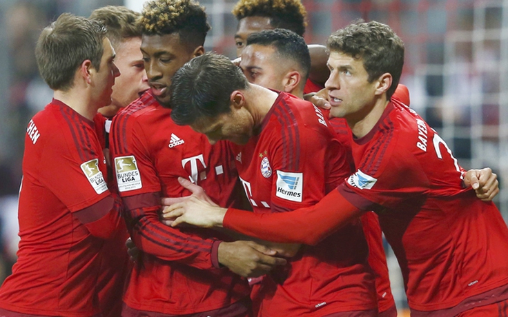 Bayern Munich thắng '5 sao' vì... Dortmund