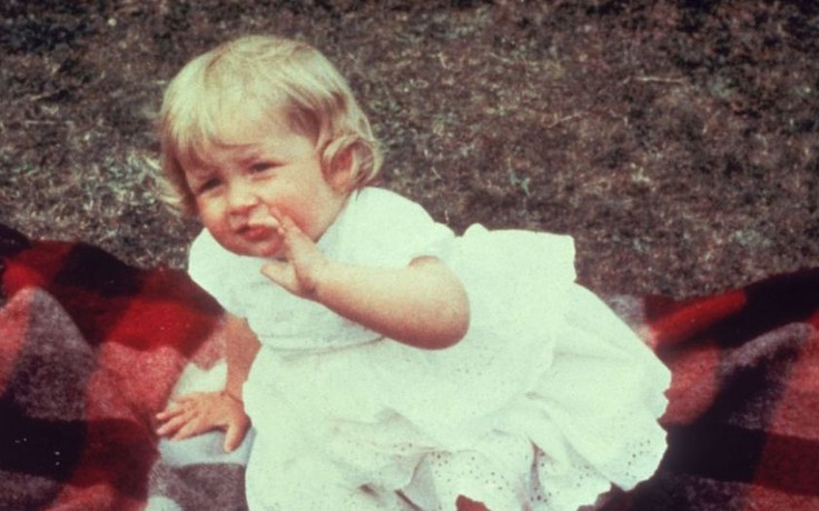 Tiết lộ những hình ảnh thuở ấu thơ của Công nương Diana