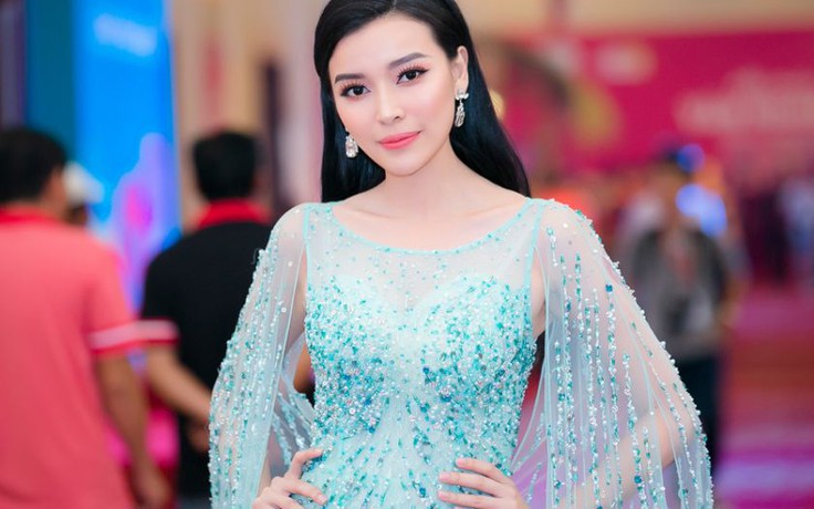 Sao Việt khoe sắc trong Hội Xuân Văn Nghệ Sĩ 2017