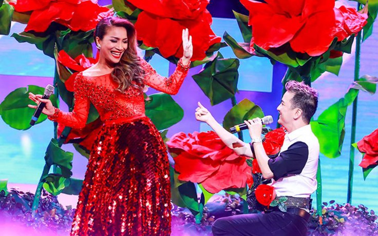 Hồng Ngọc tái hợp Mr. Đàm đón năm mới trên du thuyền triệu đô