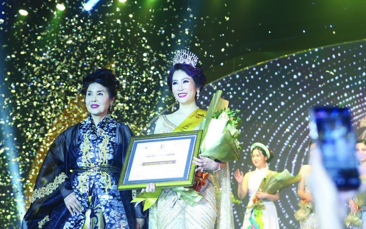 NH nhan sắc Nguyễn Thị Bích Hòa với hành trình 32 năm làm đẹp cho đời