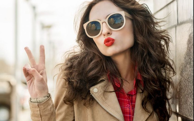 3 lí do phụ nữ nên dùng son đỏ