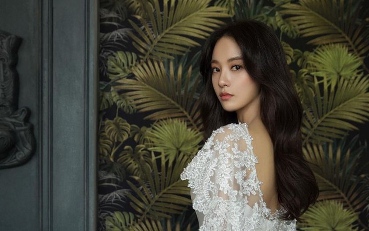 Khám phá túi mỹ phẩm của “bạn gái G-Dragon” - Lee Joo Yeon