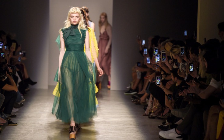 BST Rochas Xuân 2017: Sự giản dị hoàn mỹ