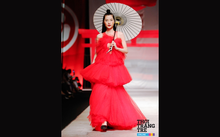 Cảm hứng Nhật Bản từ NTK Phương My kết thúc VIFW 2016