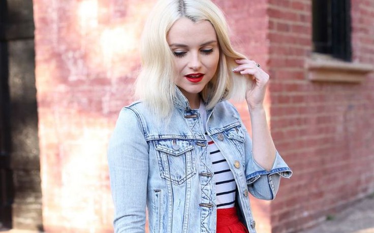 Đa dạng hóa phong cách cùng áo khoác denim và váy midi