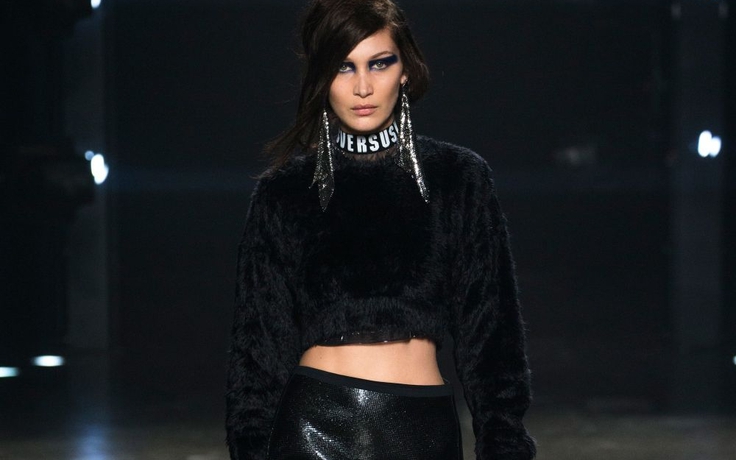 Cá tính nổi loạn trong BST mới từ Versus Versace