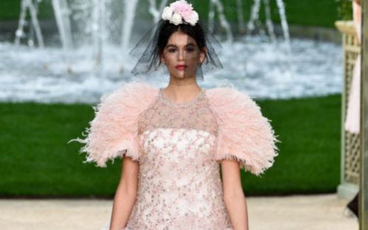 Cùng khám phá Chanel’s Garden Party Couture Show