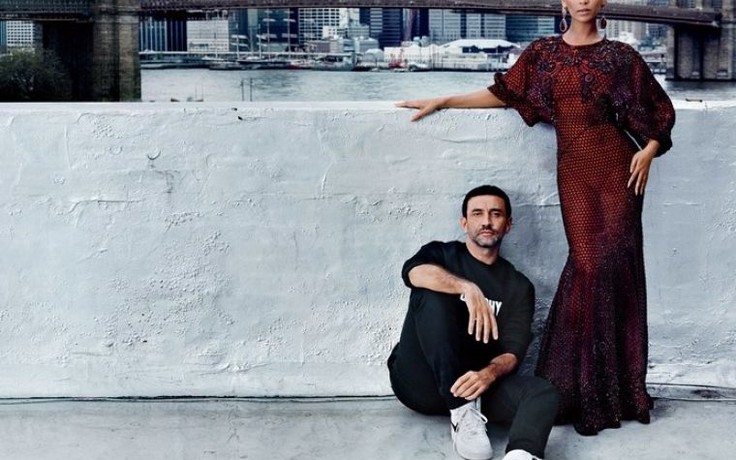 Riccardo Tisci đầu quân cho Burberry