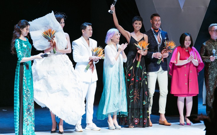 Top 3 HHHV VN "thổi tung" sàn diễn đêm bế mạc VIFW 2018