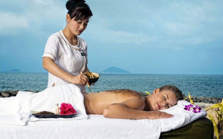 Đón thu ấm áp tại Golden Sand Resort & Spa