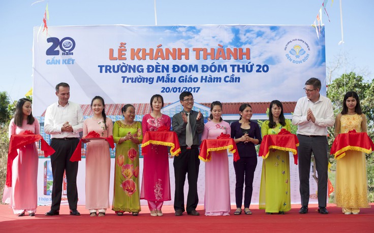 Khánh thành trường Đèn Đom Đóm thứ 20