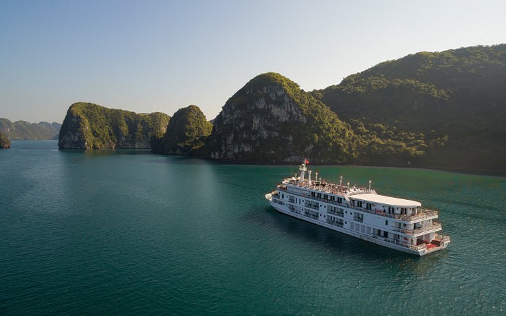 Trải nghiệm ẩm thực Pháp trên du thuyền Paradise Elegance