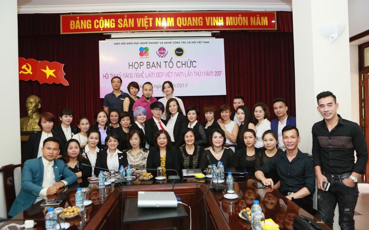 Họp ban tổ chức "Hội thi kỹ năng nghề làm đẹp Việt Nam"