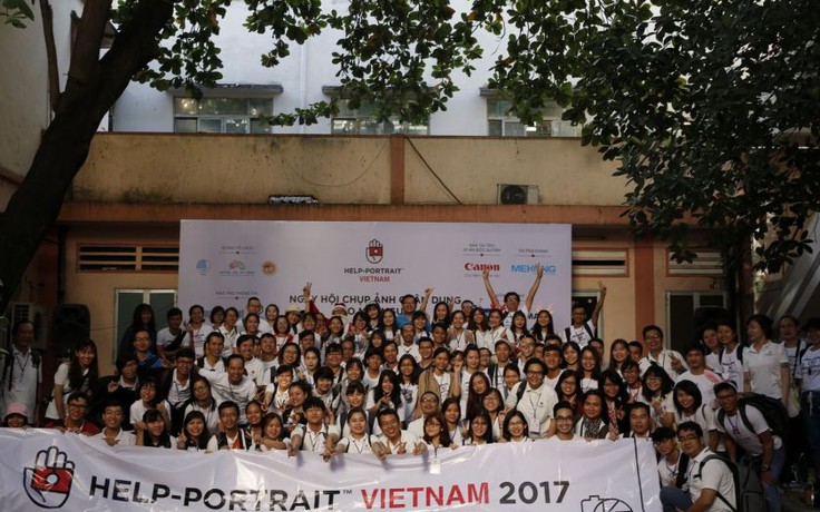 1.200 bạn trẻ hào hứng khai mạc Help-Portrait VN lần thứ 8