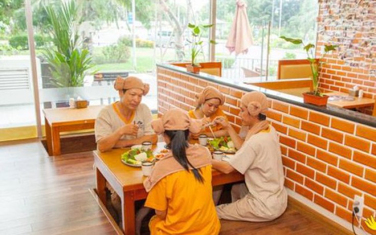 Phở Hồng Sâm và gà sốt nước tương duy nhất Sài Thành