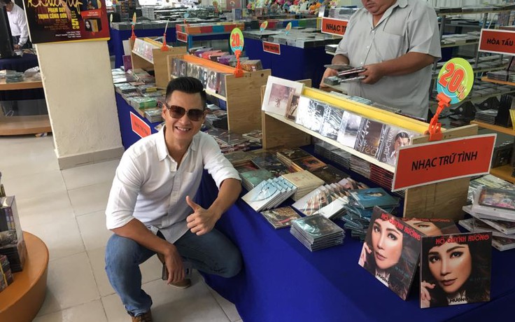 Cơ hội cuối cùng mua băng đĩa rẻ?