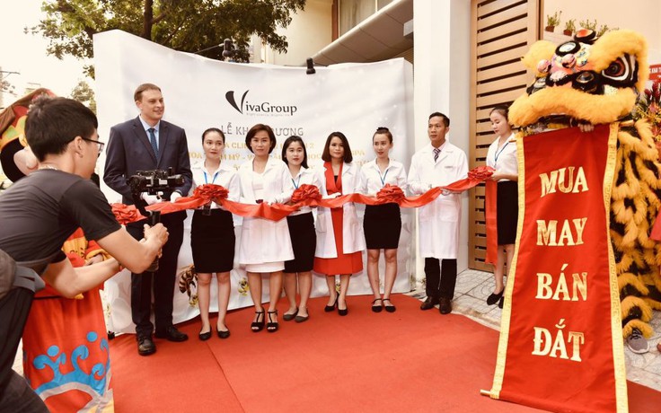 Tưng bừng khai trương Viva Clinic