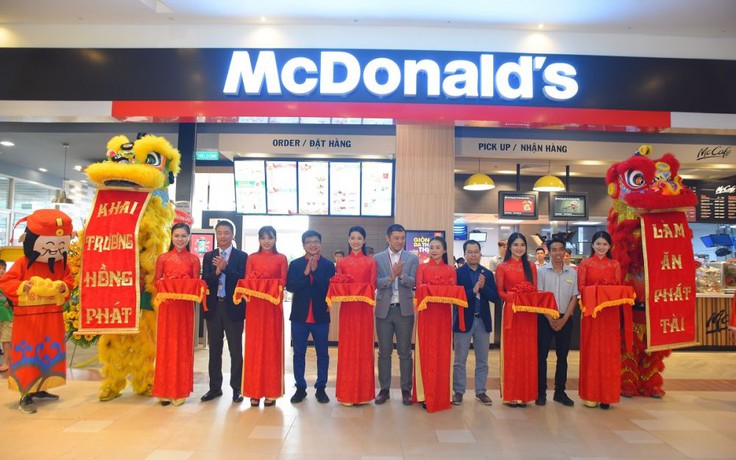 McDonald’s AEON Celadon Tân Phú ra mắt ngay dịp giáng sinh