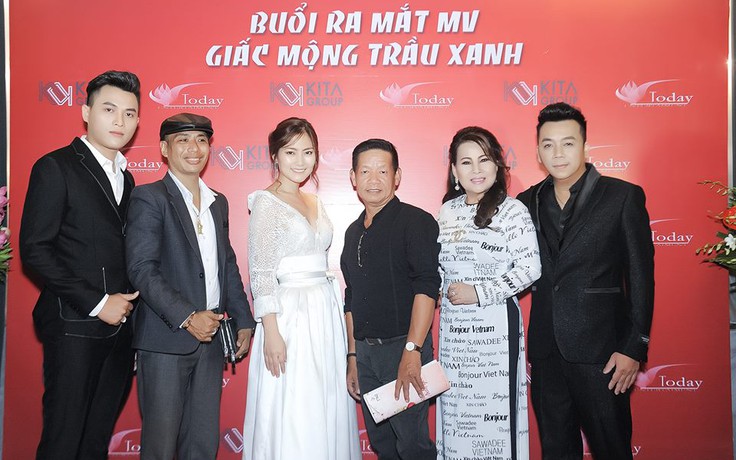 Ngọc Lan cùng hotboy Thành Ngọc tình tứ trong buổi ra mắt MV