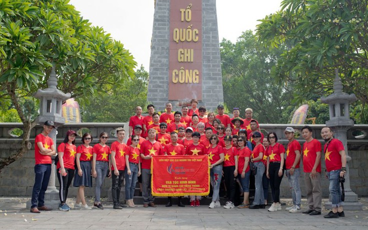 Liên hiệp các CLB ngành tóc Việt Nam - Hành trình Đền ơn đáp nghĩa