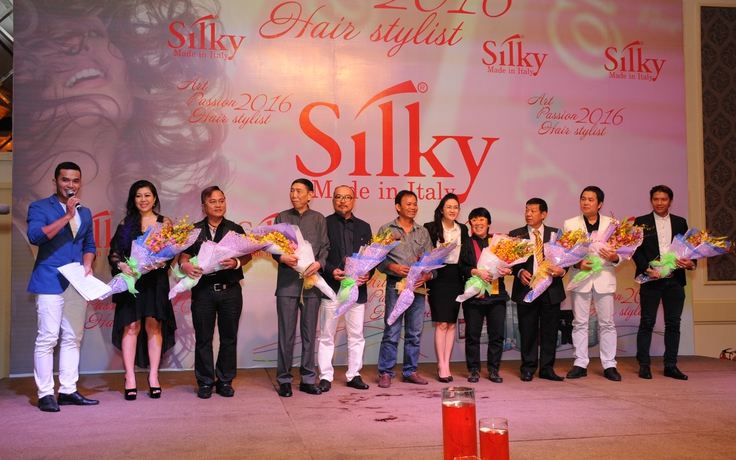 Đam mê nghệ thuật cắt và tạo kiểu tóc.