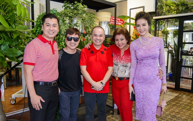 Sao Việt háo hức rủ nhau đi dùng bữa trưa