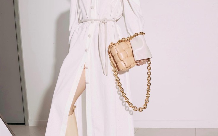 Phối đồ theo phong cách minimalism đẹp như fashionista Khánh Linh