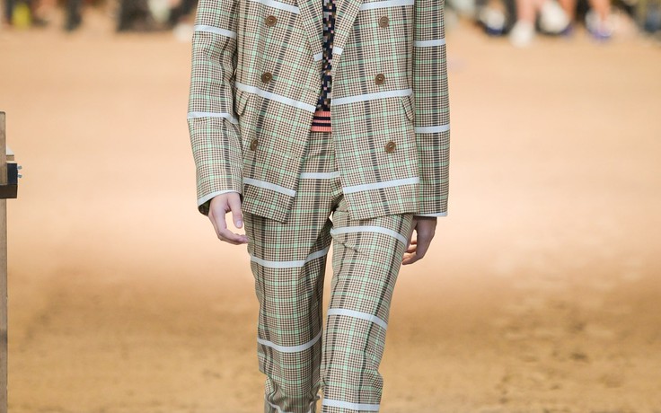 Suit, đồ dệt kim, pyjama và top xu hướng hot từ Tuần lễ thời trang Copenhagen