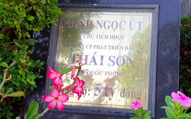 Ông Huỳnh Minh Chắc nói về tấm bảng tri ân Đinh Ngọc Út ủng hộ 5 tỉ xây phủ thờ