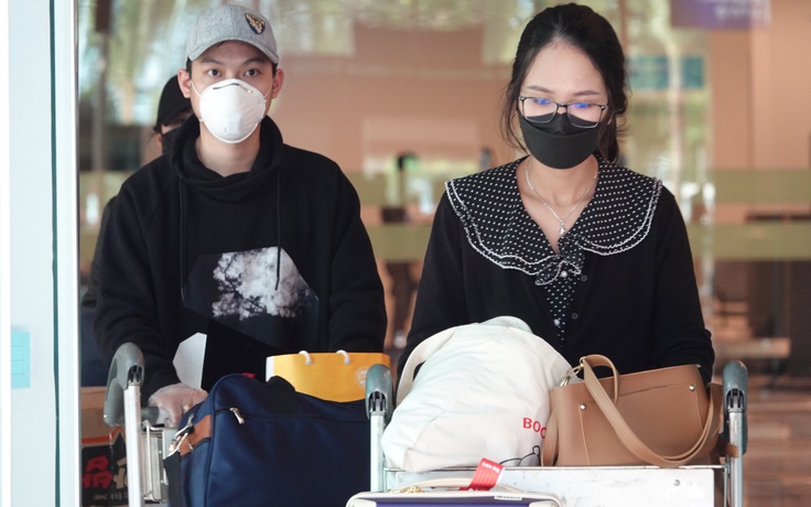 Sân bay Cần Thơ đón thêm 385 người từ Hàn Quốc, đưa về Tiền Giang cách ly