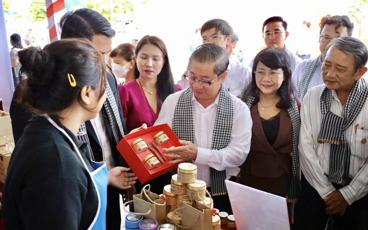 Về Cần Thơ mua hàng Việt 'siêu khuyến mãi'