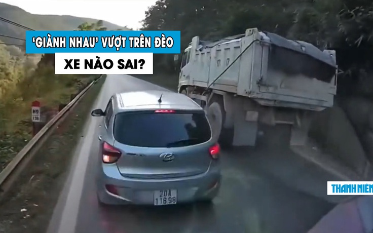 2 ô tô va quệt vì giành nhau vượt trên đèo: Ai đúng, ai sai?