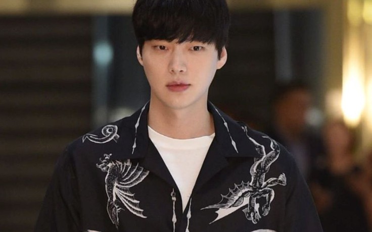 Sau lùm xùm hôn nhân với Goo Hye Sun, Ahn Jae Hyun rút khỏi show thực tế