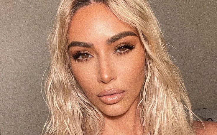 Bất chấp tranh cãi, khẩu trang của Kim Kardashian 'cháy hàng' chỉ trong nửa tiếng