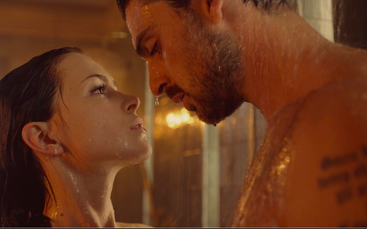 '365 Days' chiếu trên Netflix dày đặc cảnh nóng như phim khiêu dâm