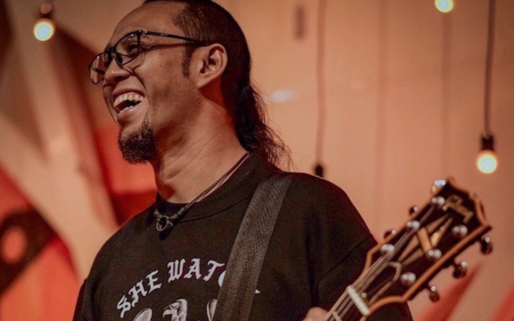 Nghệ sĩ Indonesia đột tử khi đang biểu diễn