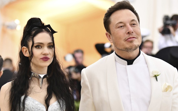 Tỉ phú Elon Musk chia tay nữ ca sĩ Grimes sau ba năm bên nhau