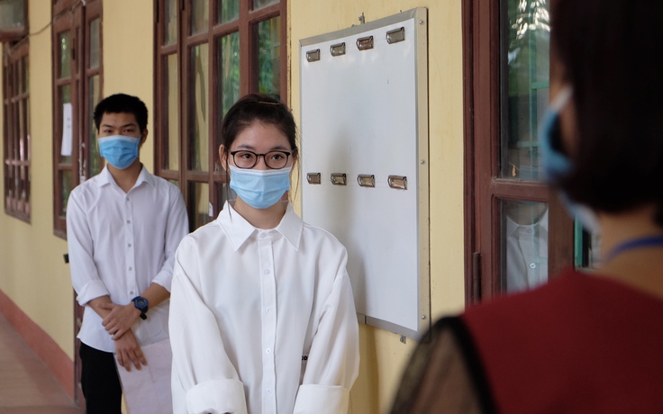 Bắc Giang: Khẩn cấp dừng điểm thi trong đêm do có thí sinh là F0
