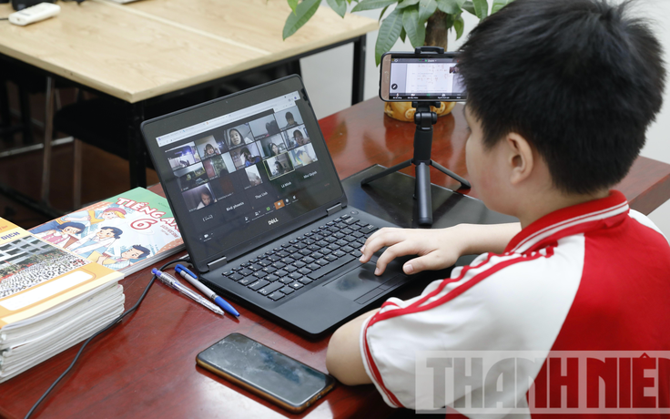 Phụ huynh Hà Nội bức xúc vì cắt điện vào ngày học sinh kiểm tra trực tuyến