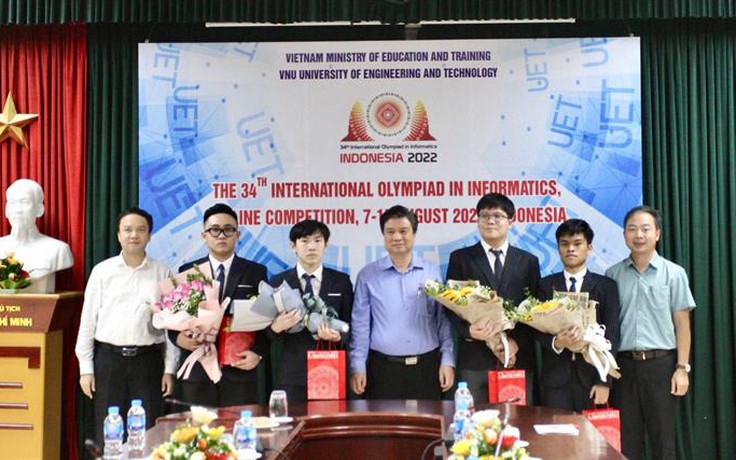 Bộ GD-ĐT chúc mừng học sinh Việt Nam lọt top 9 Olympic tin học quốc tế