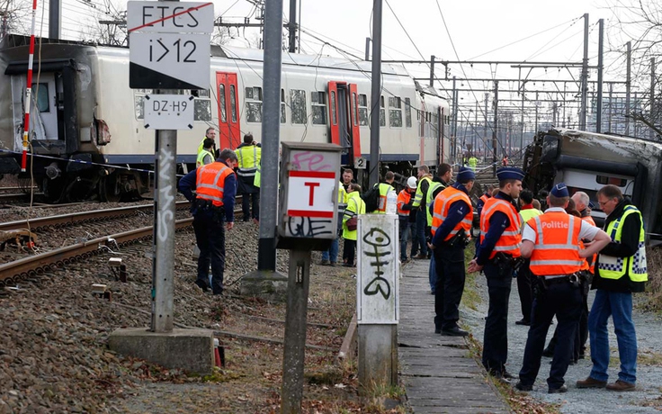 Xe lửa trật đường ray ở Bỉ, nhiều người thương vong