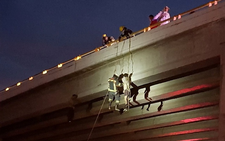 Phát hiện 6 thi thể treo trên cầu gần khu nghỉ dưỡng nổi tiếng Mexico