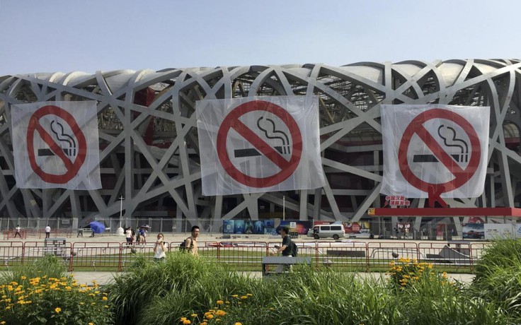 Trung Quốc: Tăng giá thuốc lá để ngăn giới trẻ hút thuốc