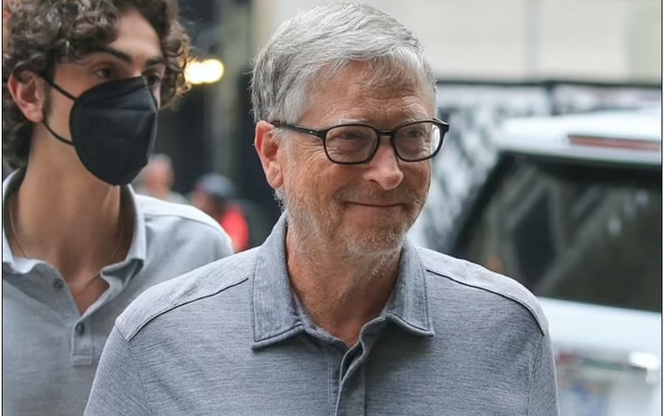 Tỉ phú Bill Gates từng biến mất khỏi văn phòng để gặp phụ nữ trong xe?
